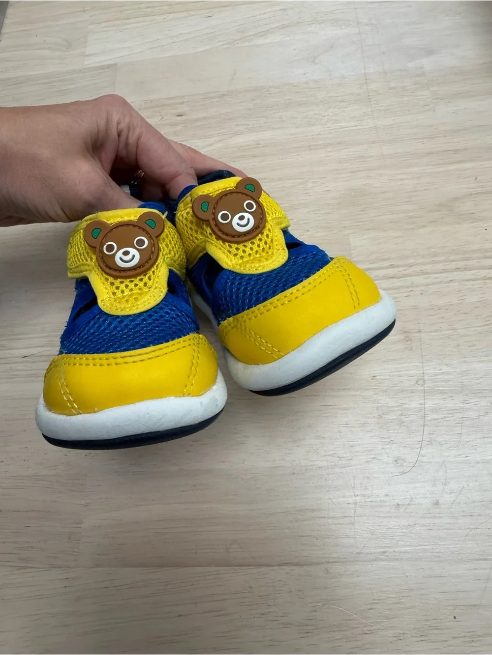 Mikihouse teddy bear sneaker sandals